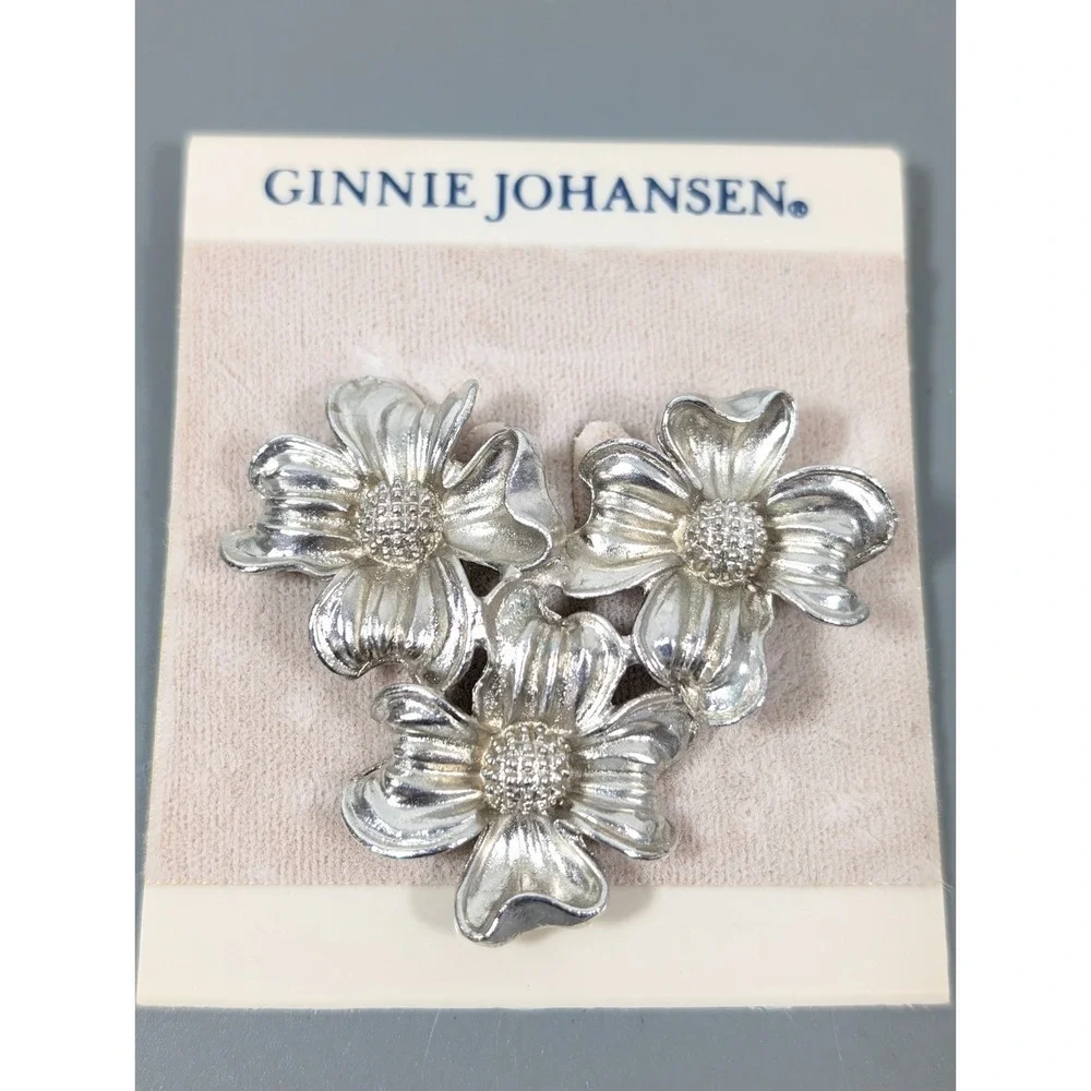 Ginnie Johansen Silver Tone Dogwood Flower 3D‎ Brooch Pin